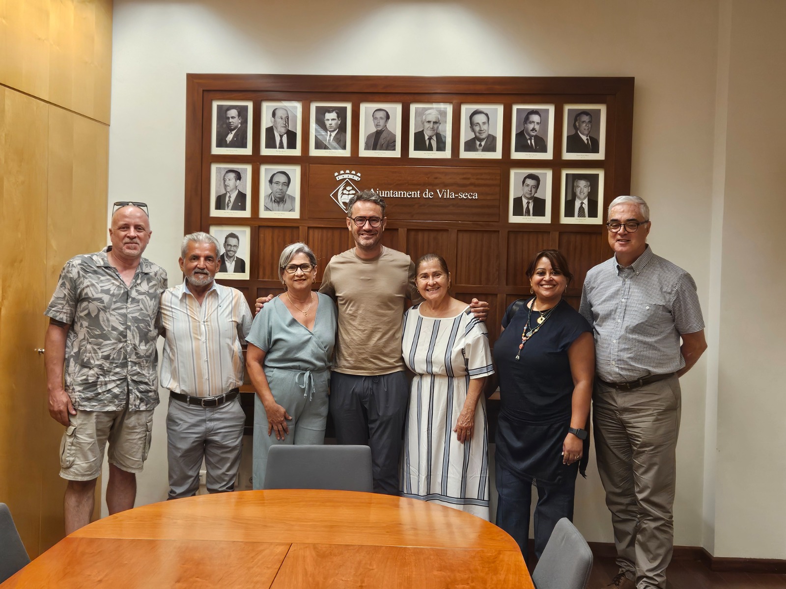 L’alcalde Pere Segura rep la visita d’una descendent de Ramon Xatruch, vila-secà que va emigrar a Hondures a principis del segle XIX
